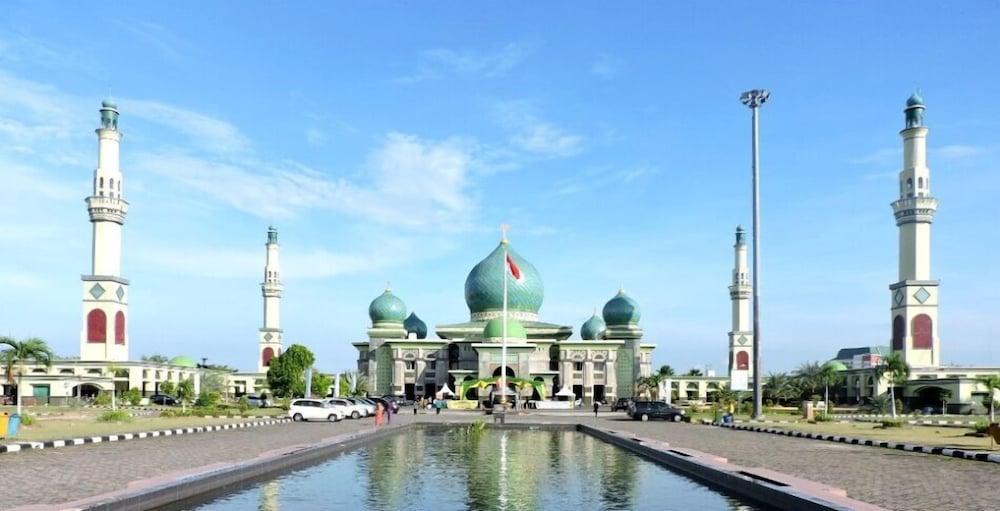 Oyo 1825 Marcopolo Homestay Pekanbaru Zewnętrze zdjęcie