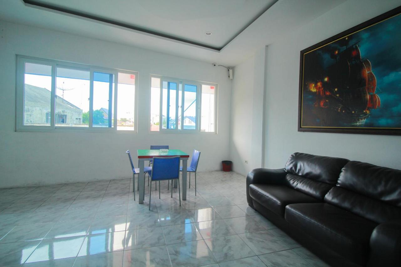 Oyo 1825 Marcopolo Homestay Pekanbaru Zewnętrze zdjęcie