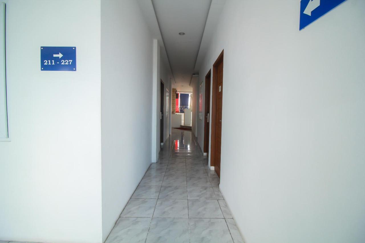 Oyo 1825 Marcopolo Homestay Pekanbaru Zewnętrze zdjęcie