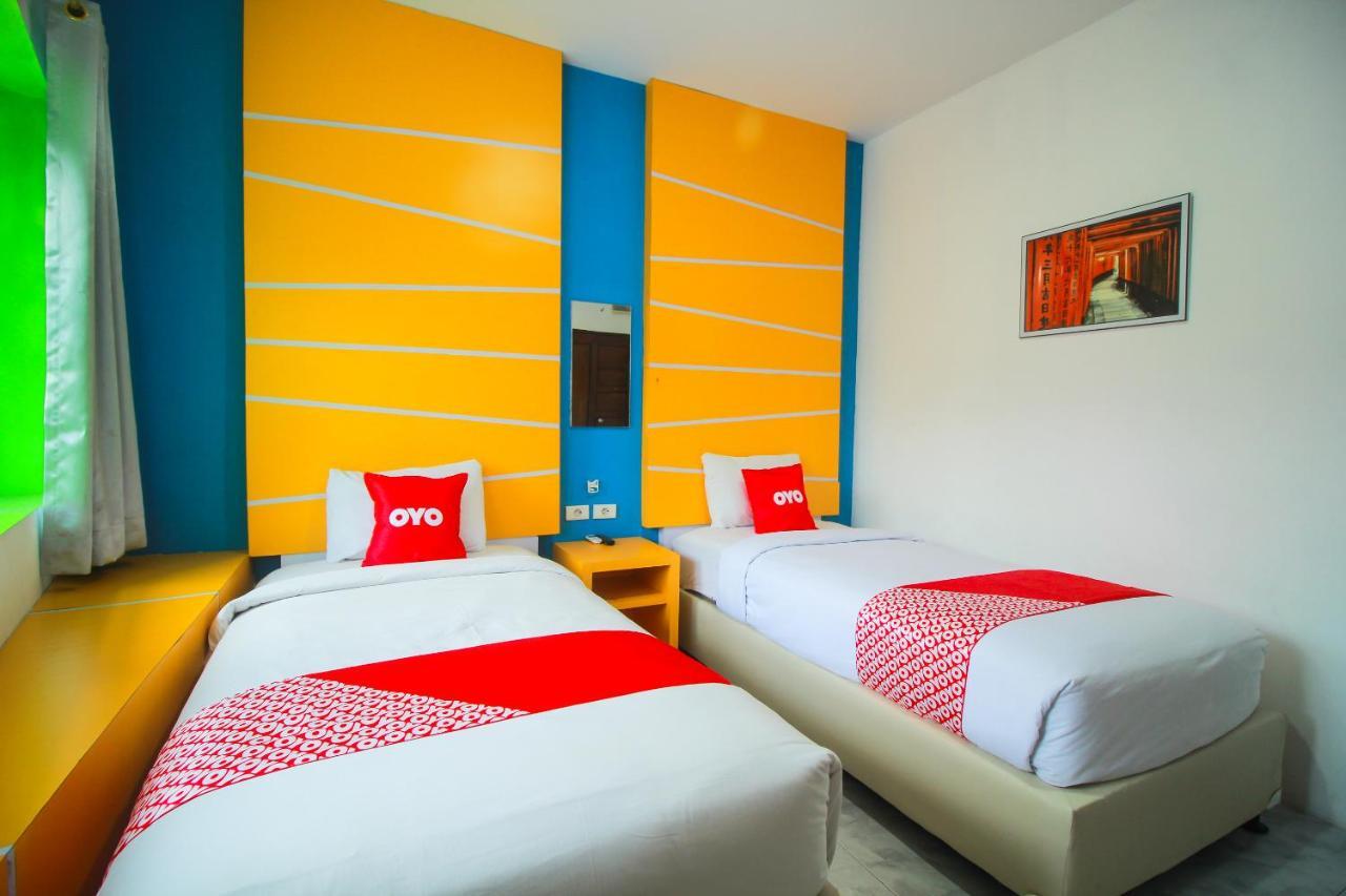 Oyo 1825 Marcopolo Homestay Pekanbaru Zewnętrze zdjęcie