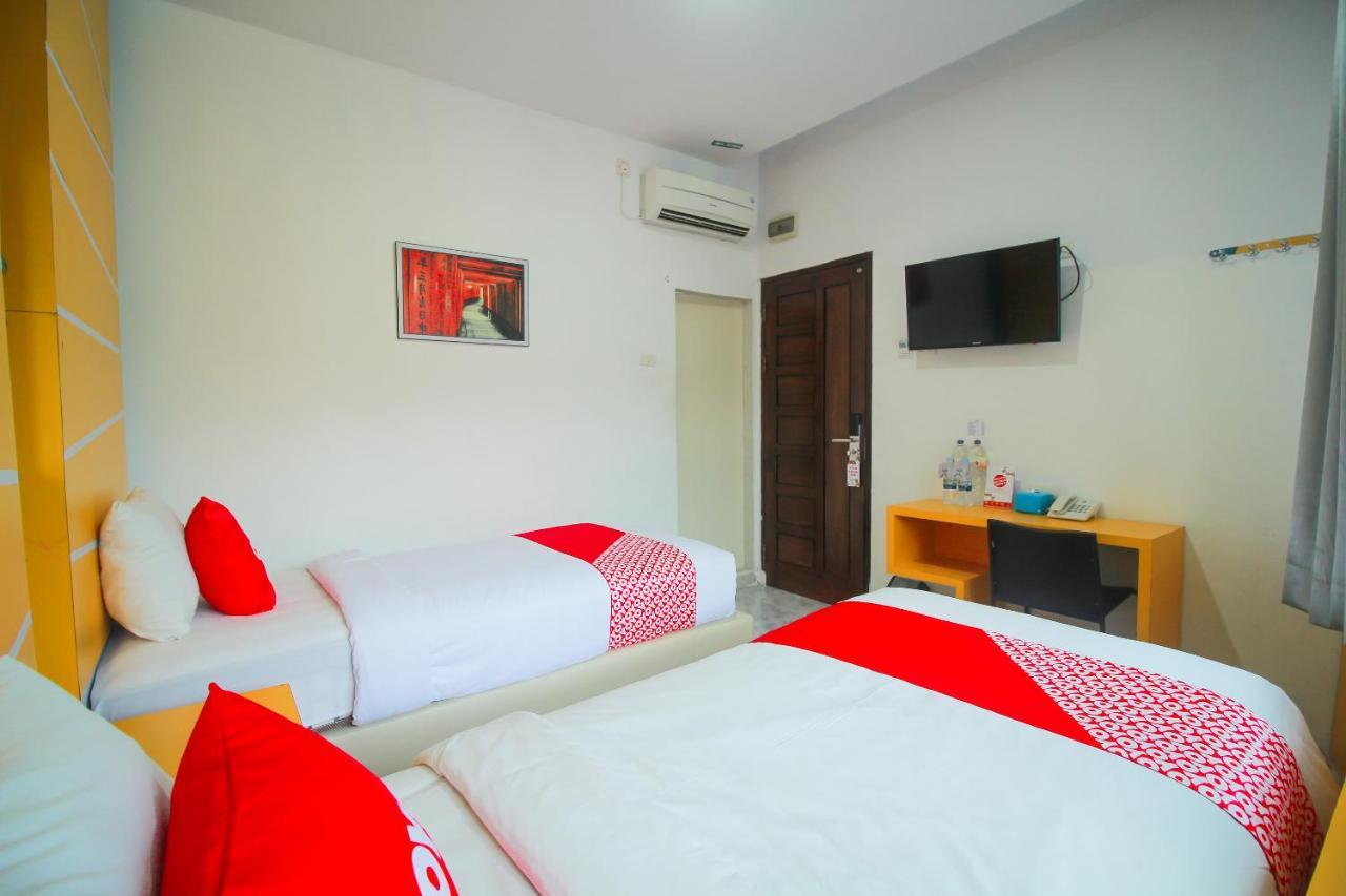 Oyo 1825 Marcopolo Homestay Pekanbaru Zewnętrze zdjęcie