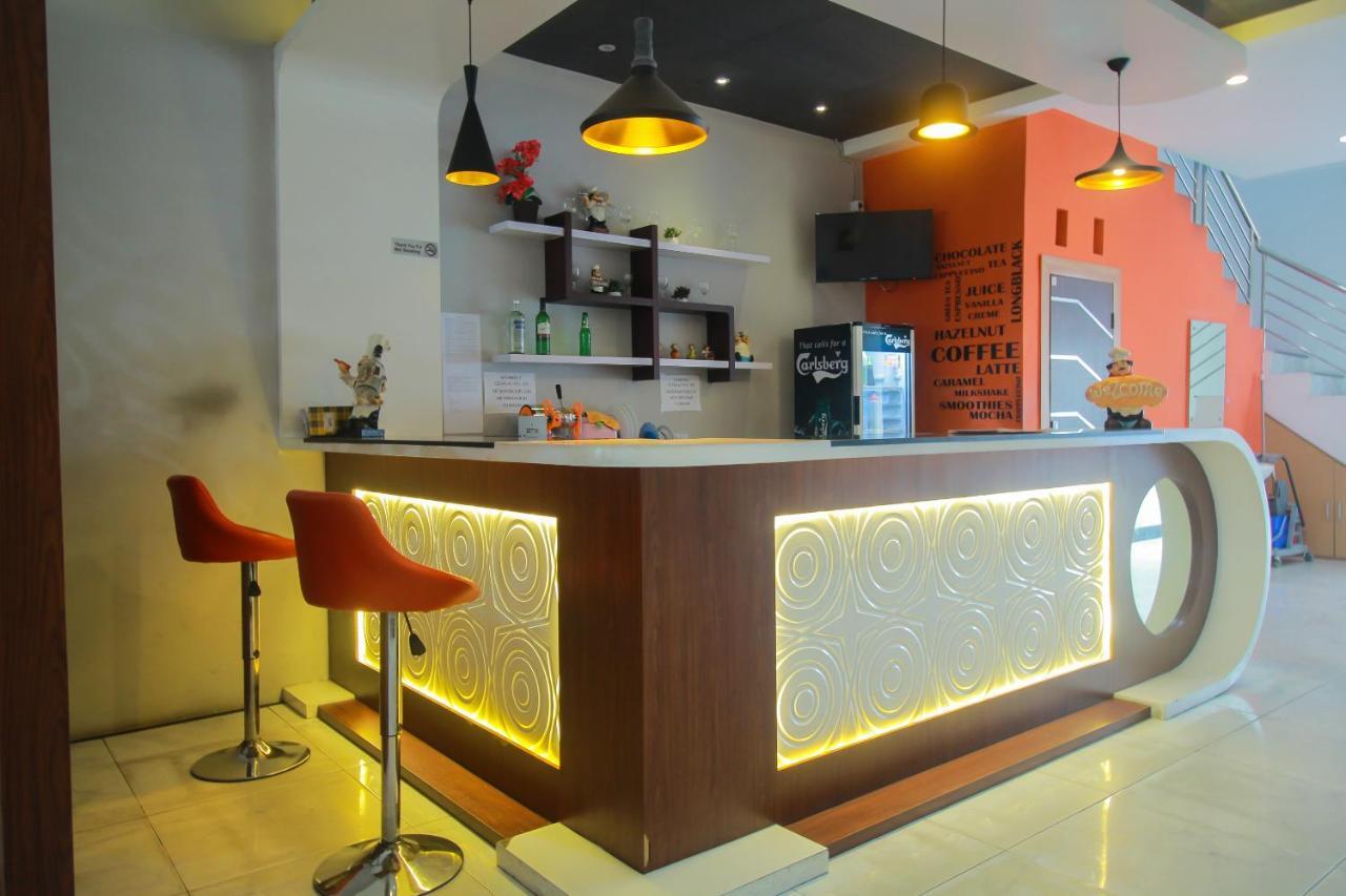 Oyo 1825 Marcopolo Homestay Pekanbaru Zewnętrze zdjęcie