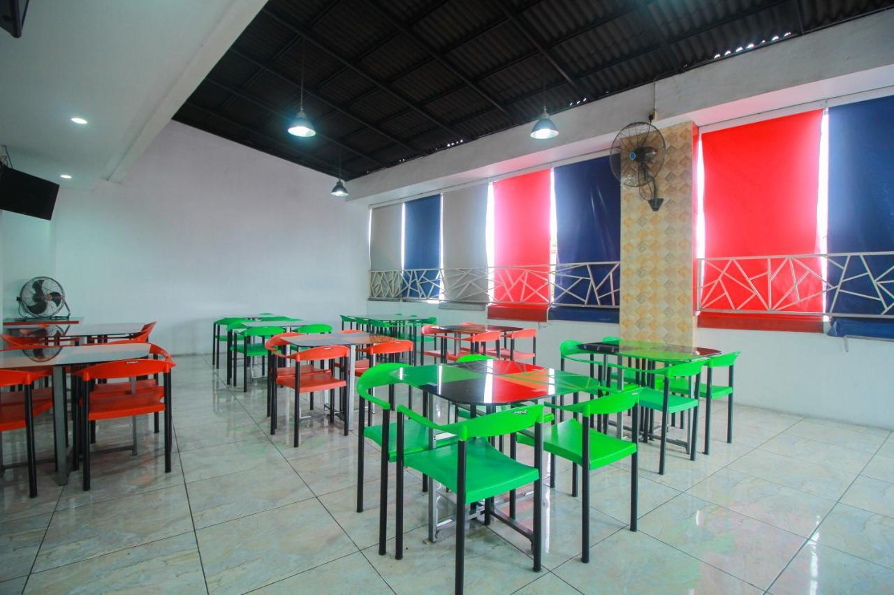 Oyo 1825 Marcopolo Homestay Pekanbaru Zewnętrze zdjęcie